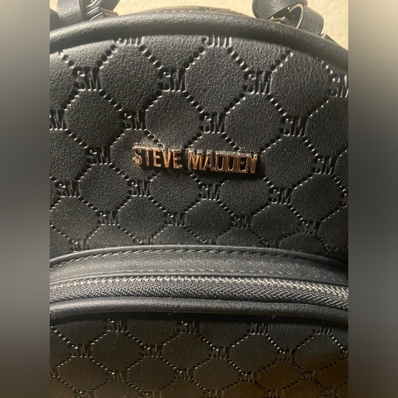 Steve Madden mini backpack - Picture 3 of 8